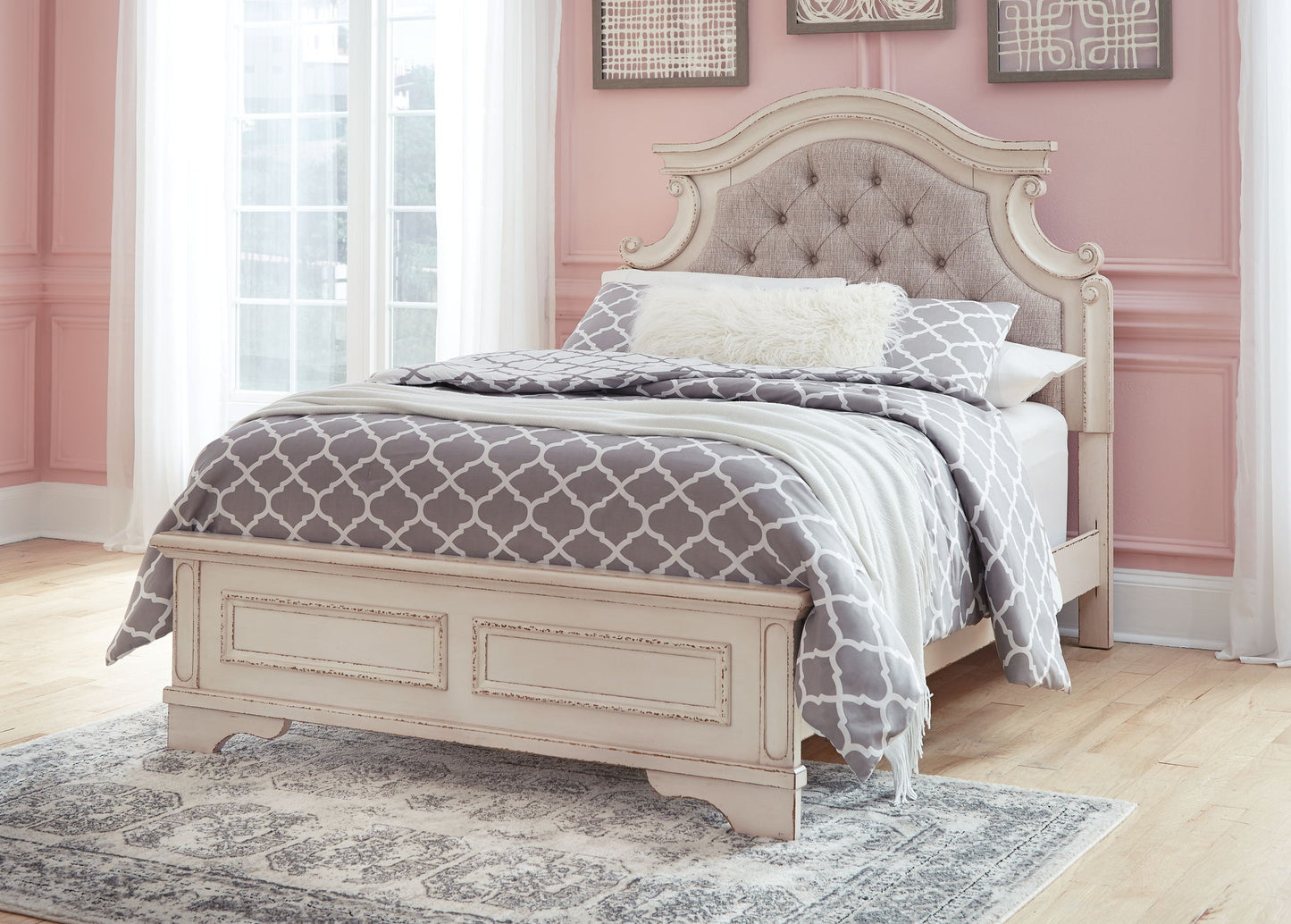 Realyn - Panel Bed
