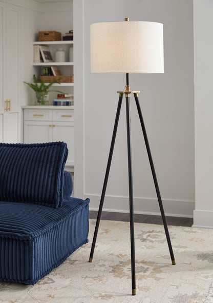 Cashner - Metal Floor Lamp - Black / Gold Finish