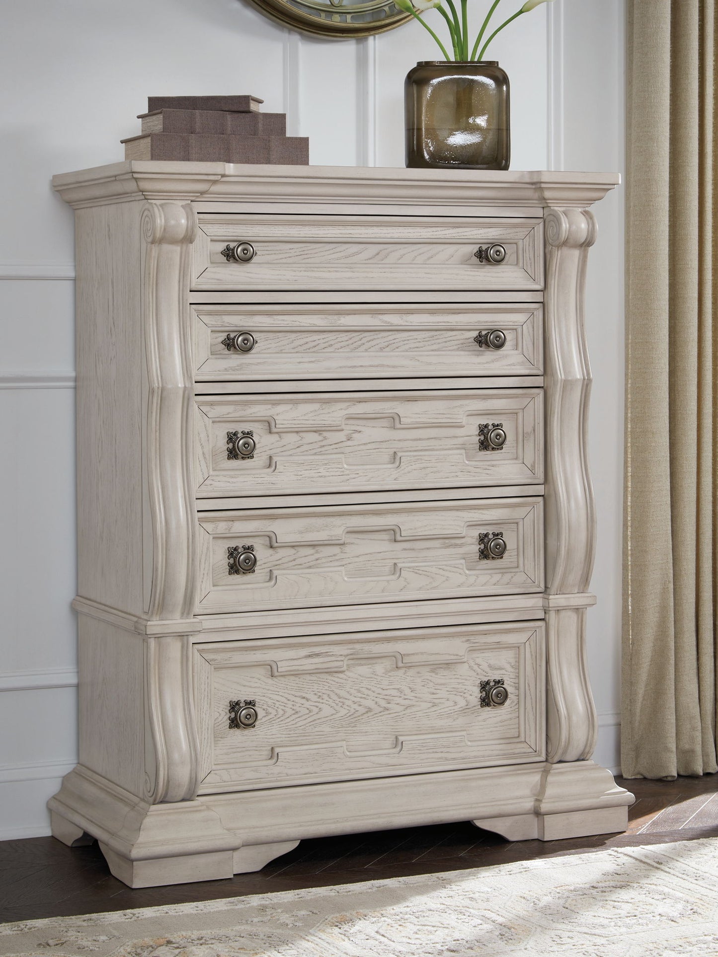 Bruchandi - Five Drawer Chest - Antique White