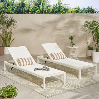 Outdoor Patio Chaise Lounge With 5 Reclining Positions