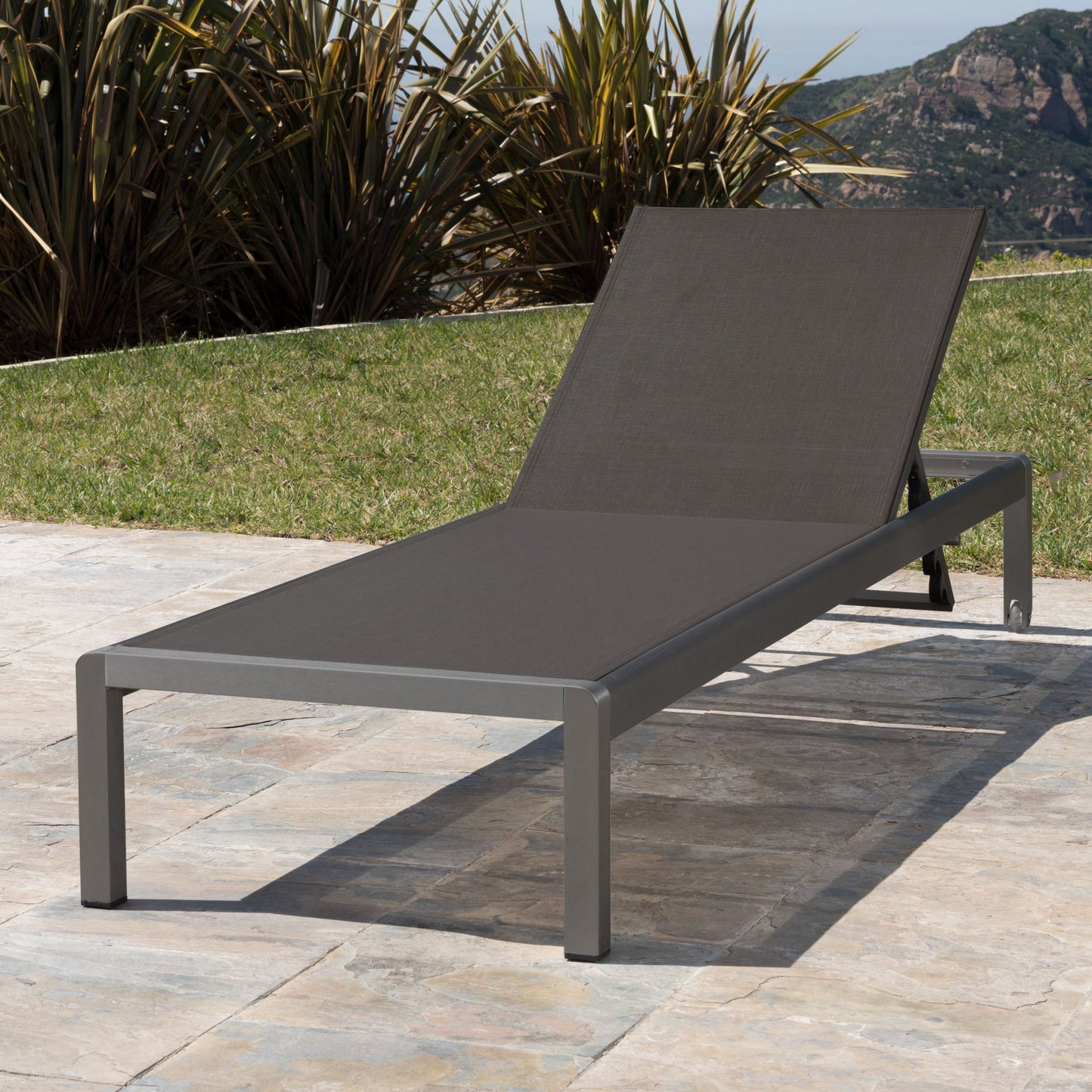 Outdoor Patio Chaise Lounge With 5 Reclining Positions