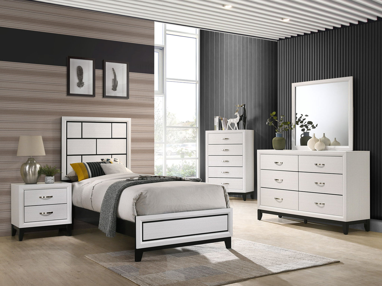 Akerson - King 5 Piece Bedroom Set - White