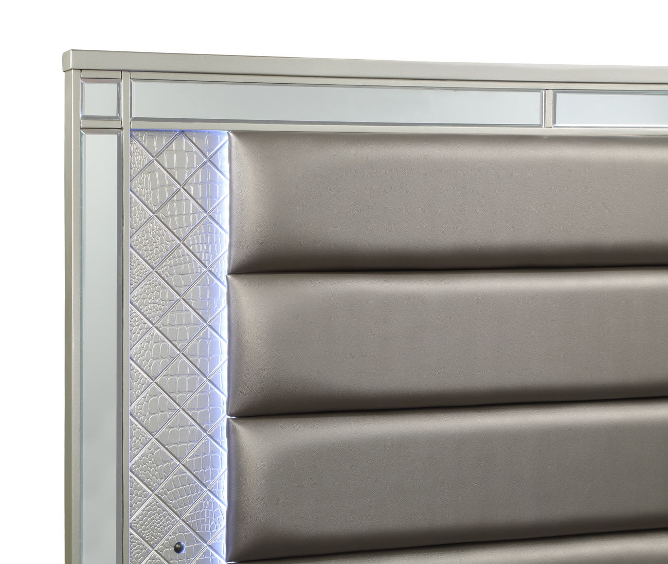 Cristian - Queen 5 Piece Bedroom Set - Champagne