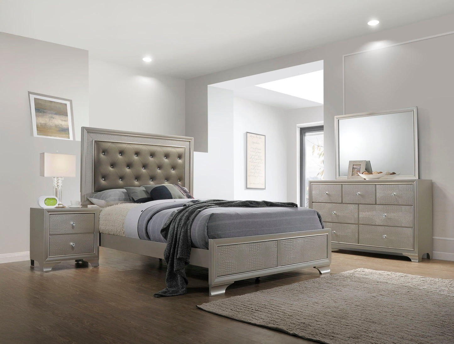 Lyssa - Queen 3 Piece Bedroom Set - Champagne